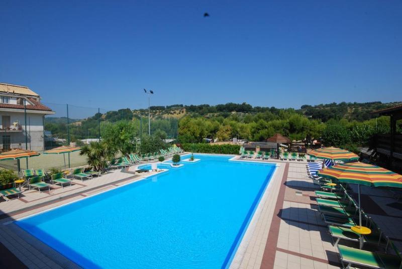 Villaggio Verde Cupra Купра-Мариттіма Екстер'єр фото